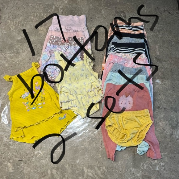 Baby girl bundle sizes
0-3 months and 3-6 months
17 bottoms and 2 sets - Picture 7 of 7